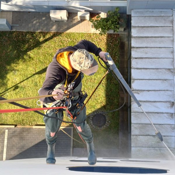 Mytí oken Gennet Pha